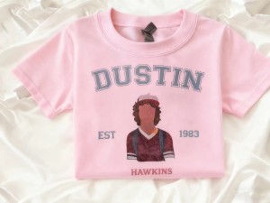 Koszulka Hawkins 1983 – T-shirt Sportowy Retro Bawełniana Koszulka Unisex